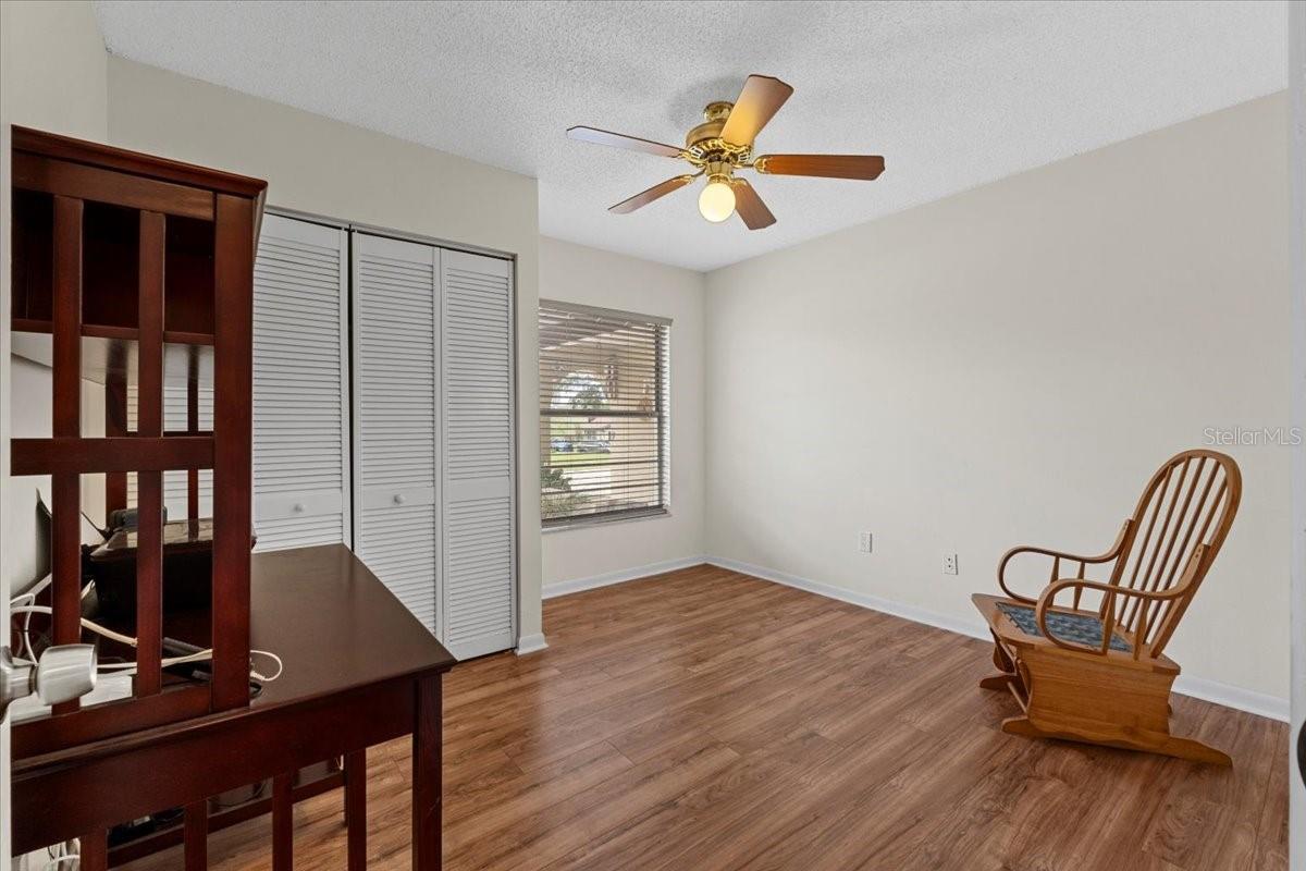 Listing photo id 31 for 512 Hilldale Road