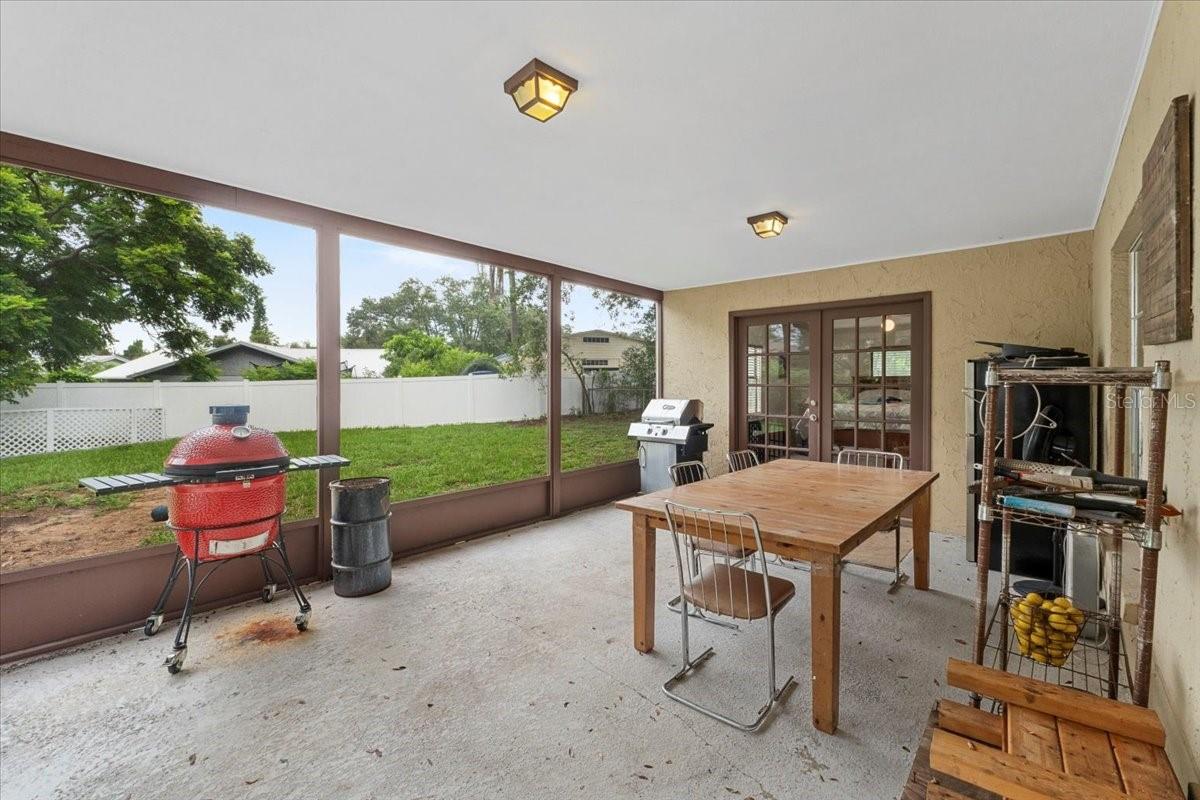 Listing photo id 36 for 512 Hilldale Road