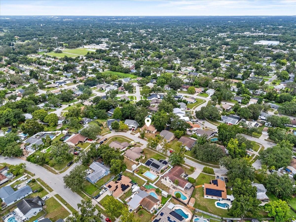 Listing photo id 2 for 512 Hilldale Road