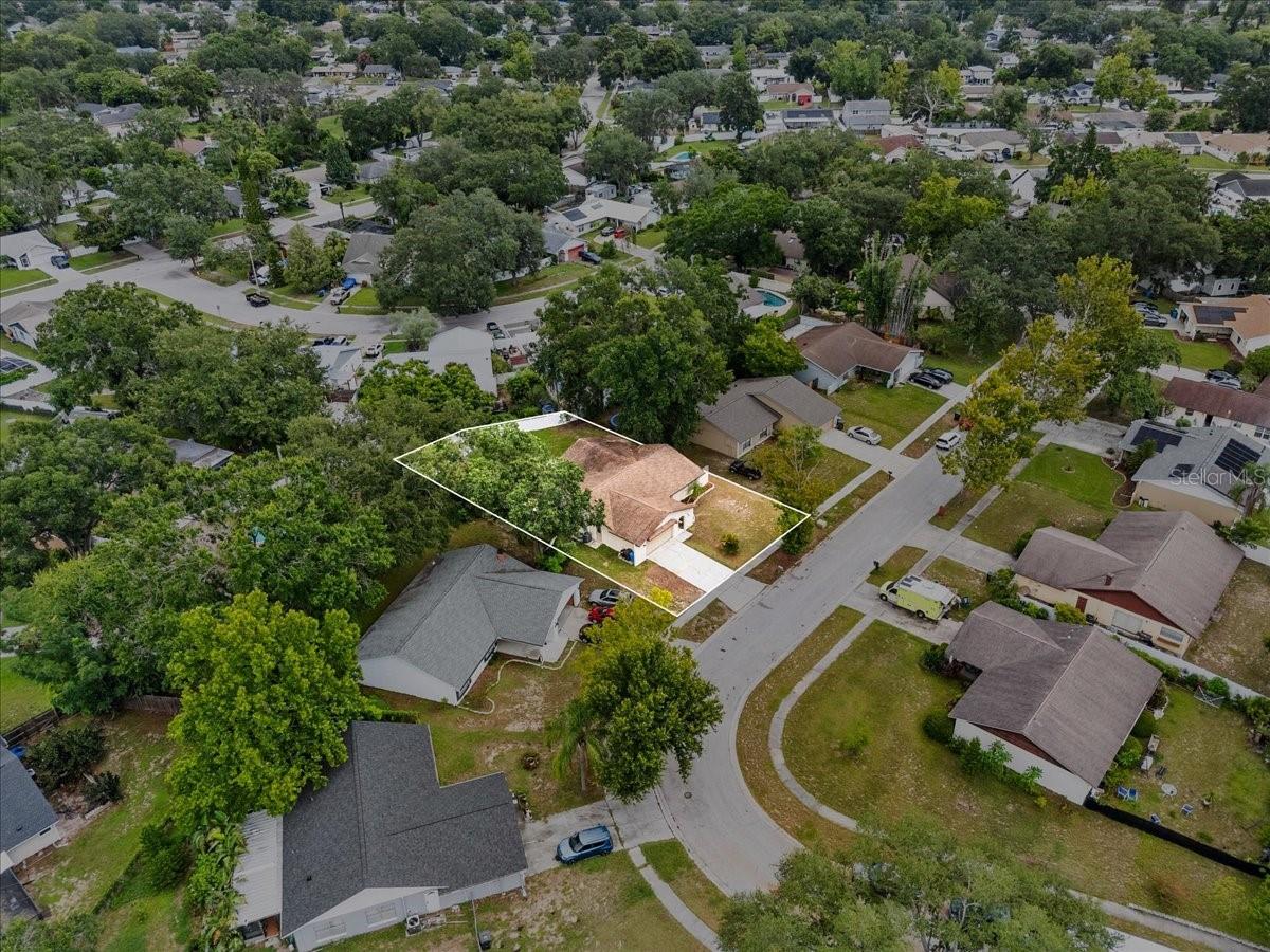 Listing photo id 3 for 512 Hilldale Road