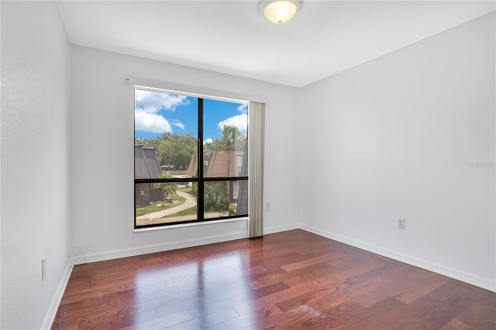 Image 11 of 35 For 1836 Crystal Lake Drive 11