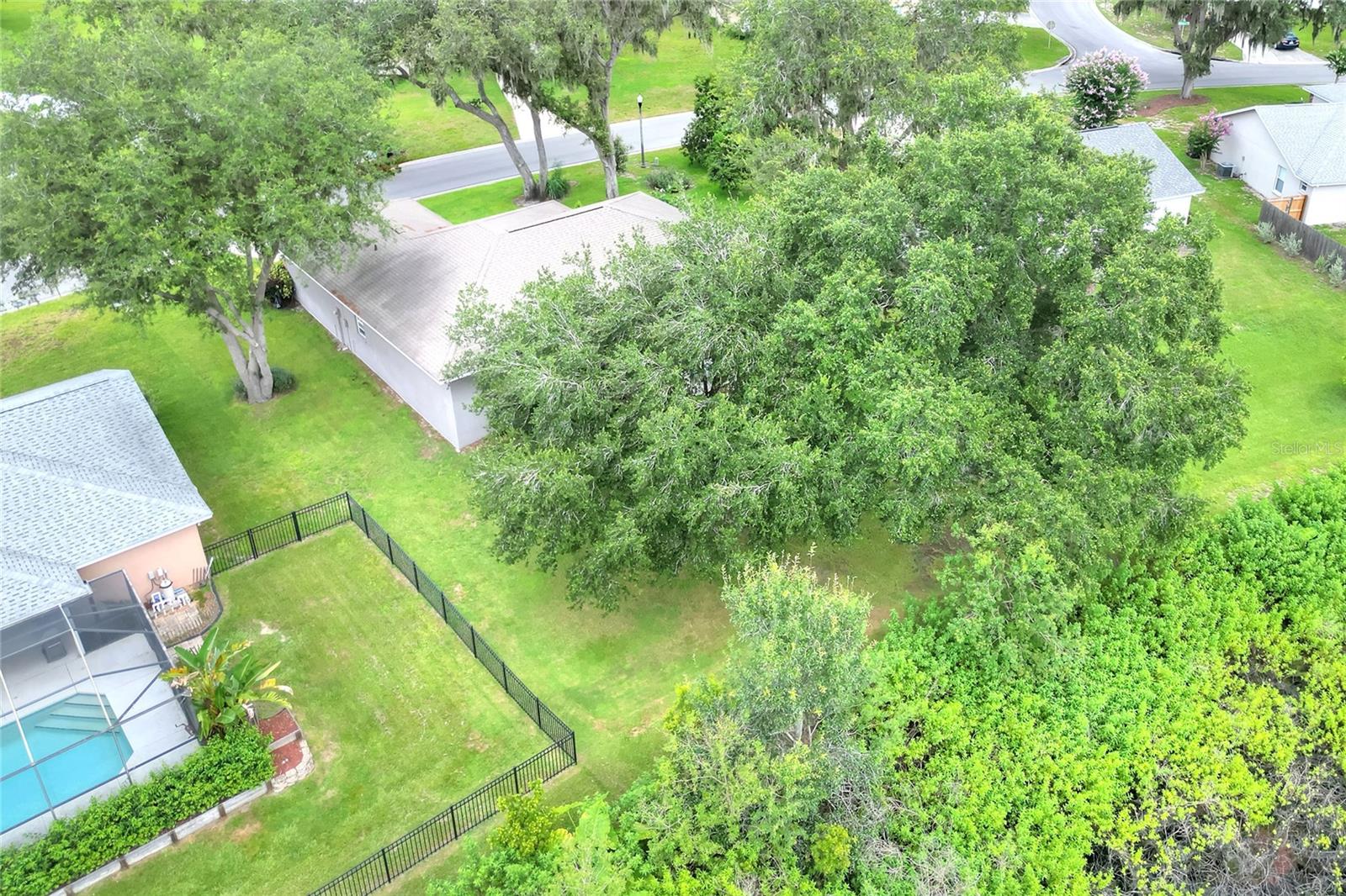 Image 42 of 47 For 1685 Kinsman Way