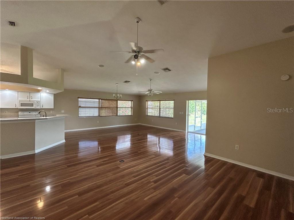 Image 16 of 45 For 6315 Columbus Boulevard