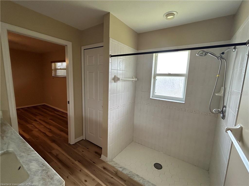 Image 20 of 45 For 6315 Columbus Boulevard