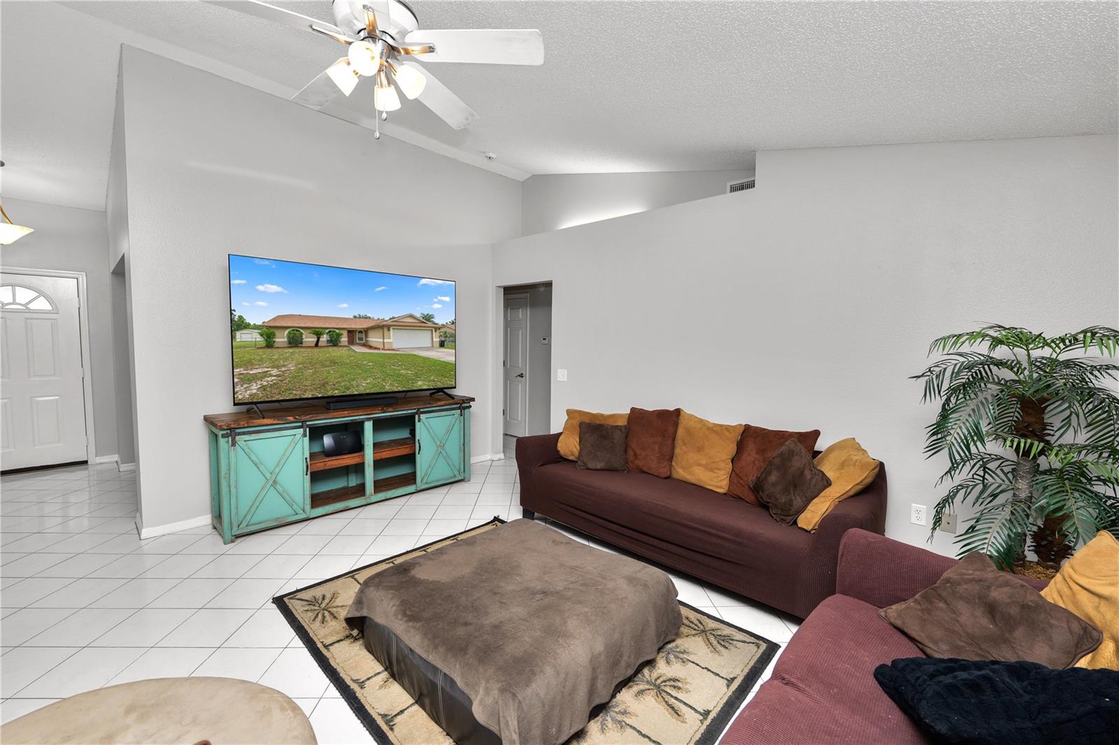 Image 10 of 30 For 2611 Jennifer Drive