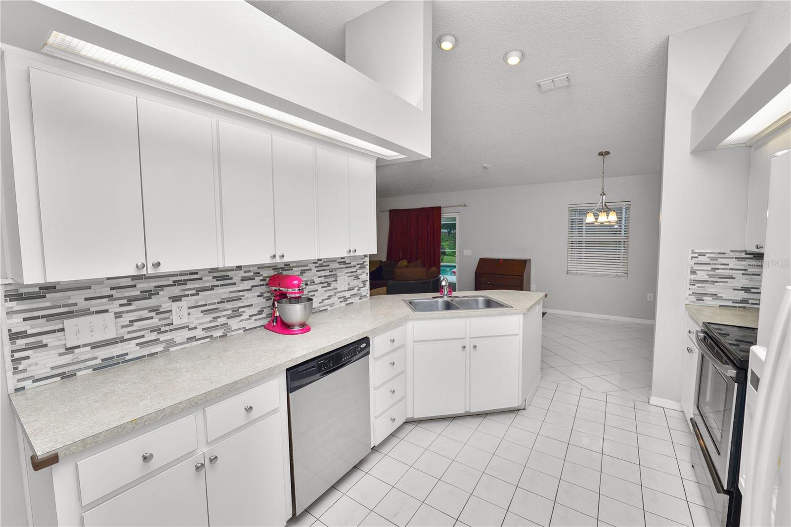 Image 15 of 30 For 2611 Jennifer Drive