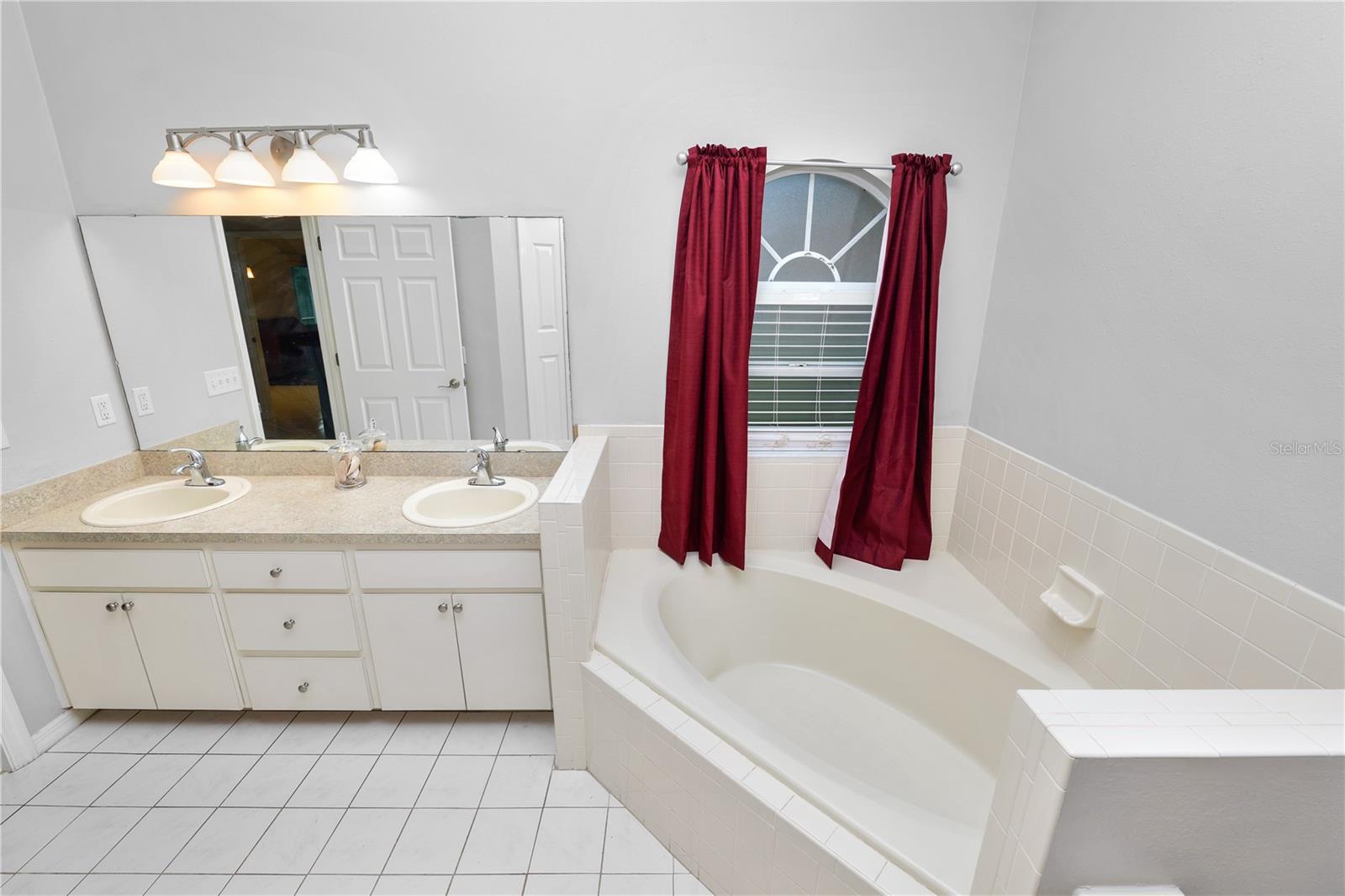 Image 19 of 30 For 2611 Jennifer Drive