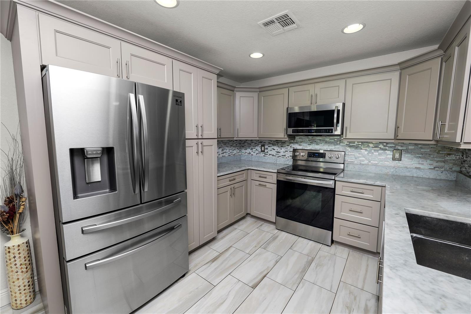 Image 11 of 56 For 8026 Ashley Pointe Drive