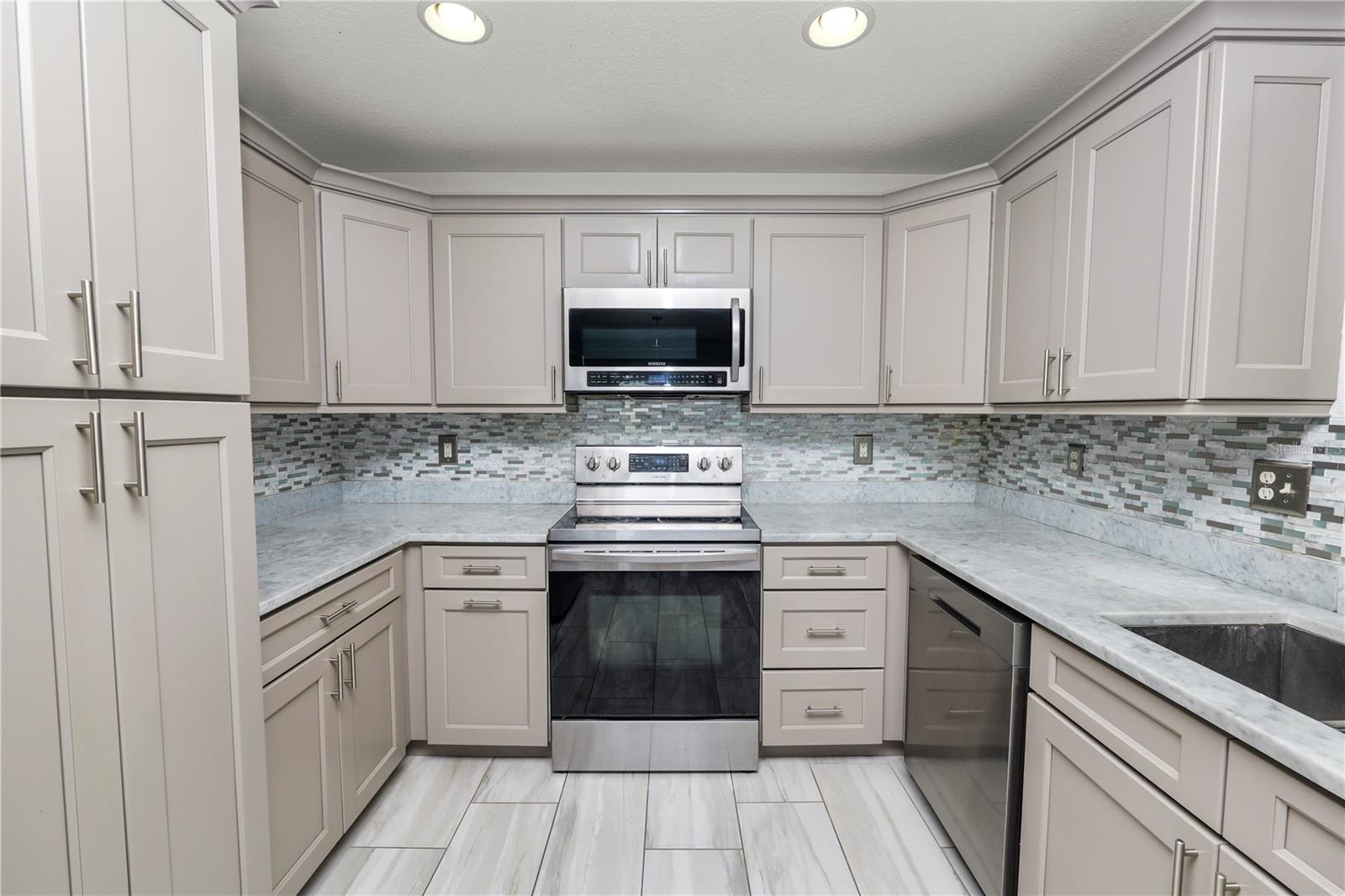 Image 9 of 56 For 8026 Ashley Pointe Drive