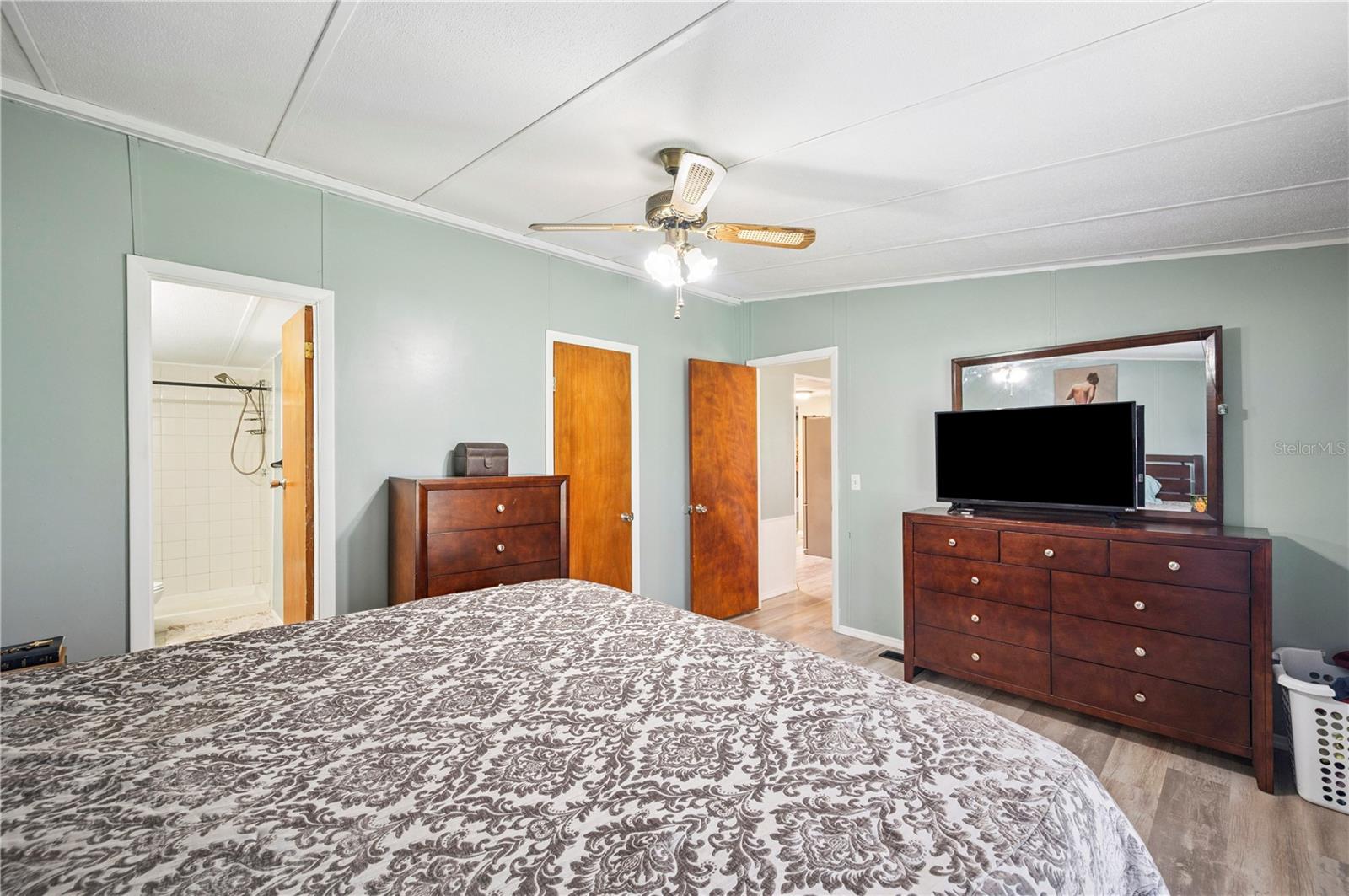 Image 16 of 25 For 13821 Rockridge Road