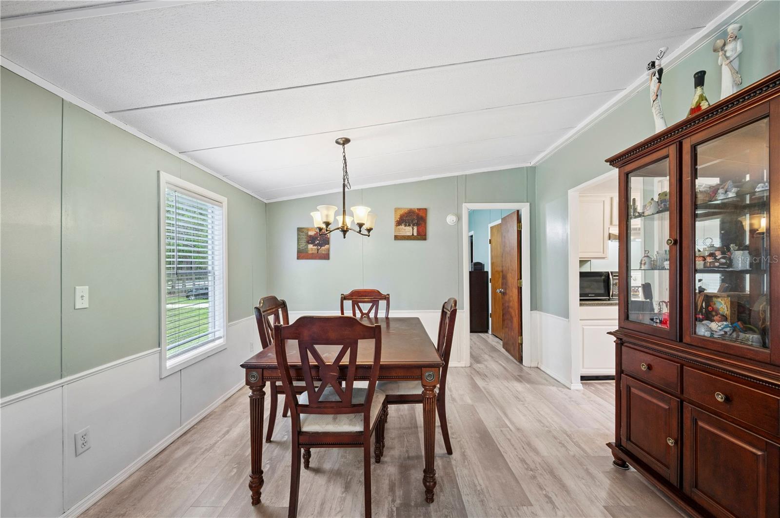Image 5 of 15 For 13821 Rockridge Road
