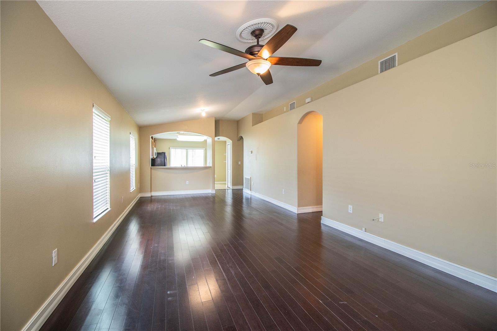 Image 10 of 61 For 7281 Cedarcrest Boulevard