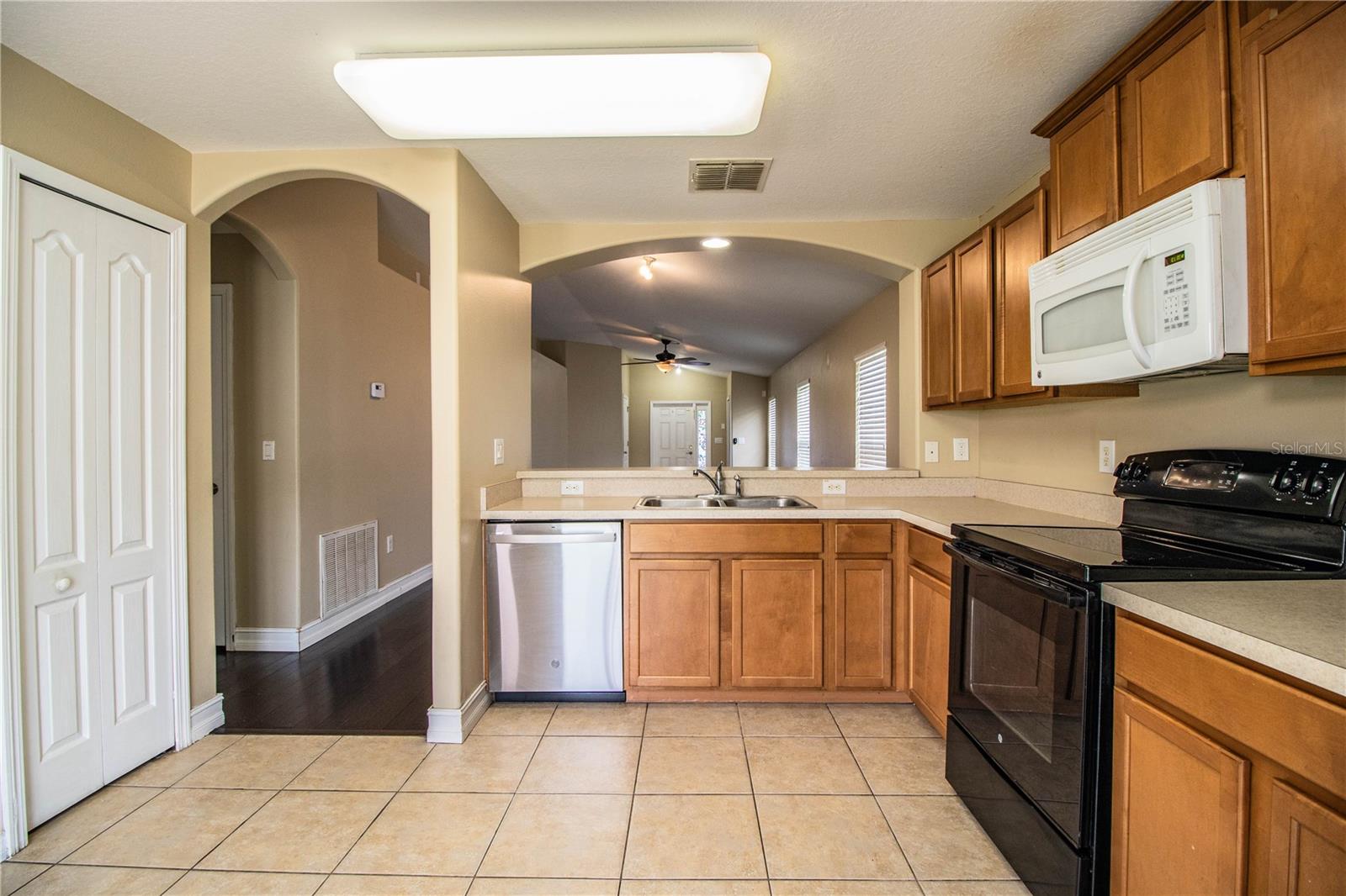 Image 23 of 61 For 7281 Cedarcrest Boulevard