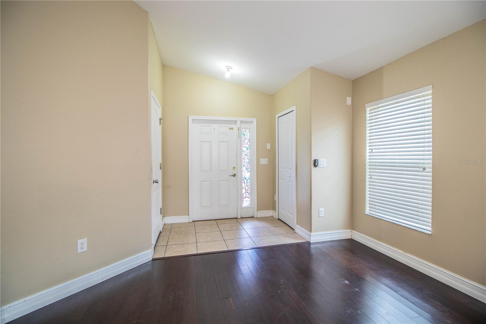 Image 6 of 61 For 7281 Cedarcrest Boulevard