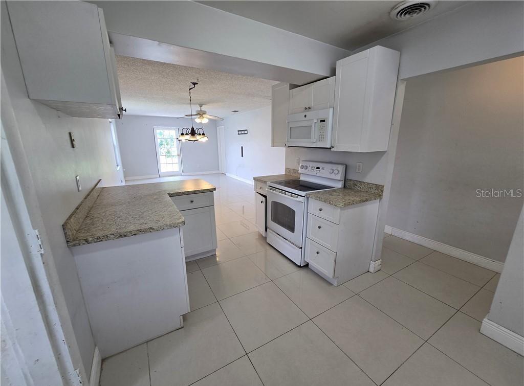 Image 11 of 20 For 2221 Sage Crest Drive