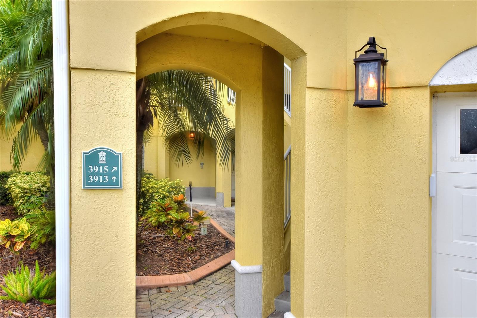 Image 3 of 50 For 3913 Serenade Lane 4