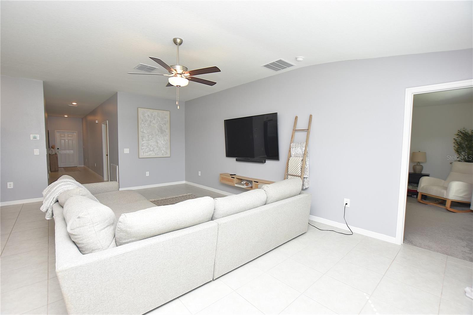 Image 9 of 39 For 4421 Cozy Condor Court