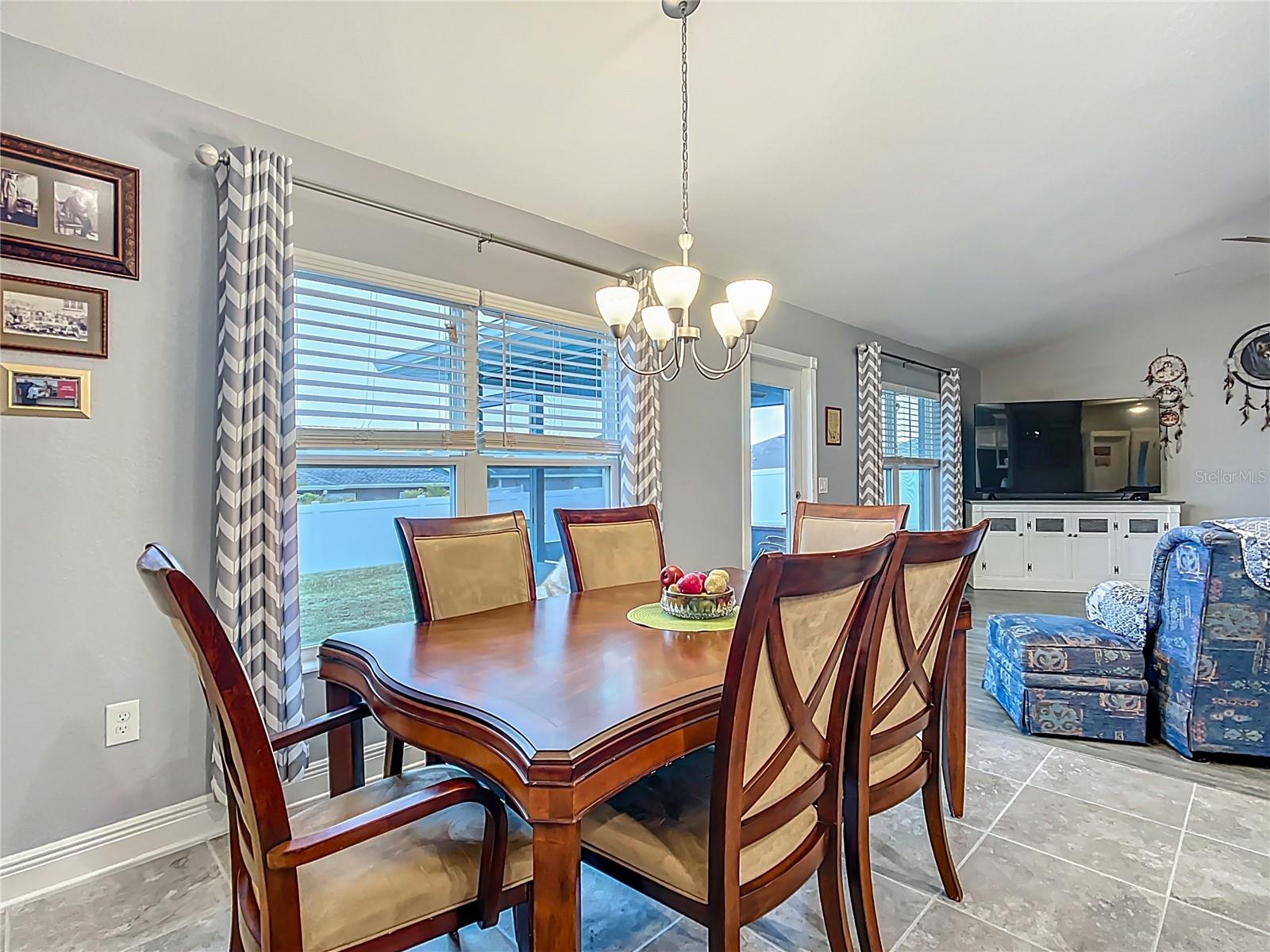 Image 11 of 52 For 1471 Eagle Crest Boulevard