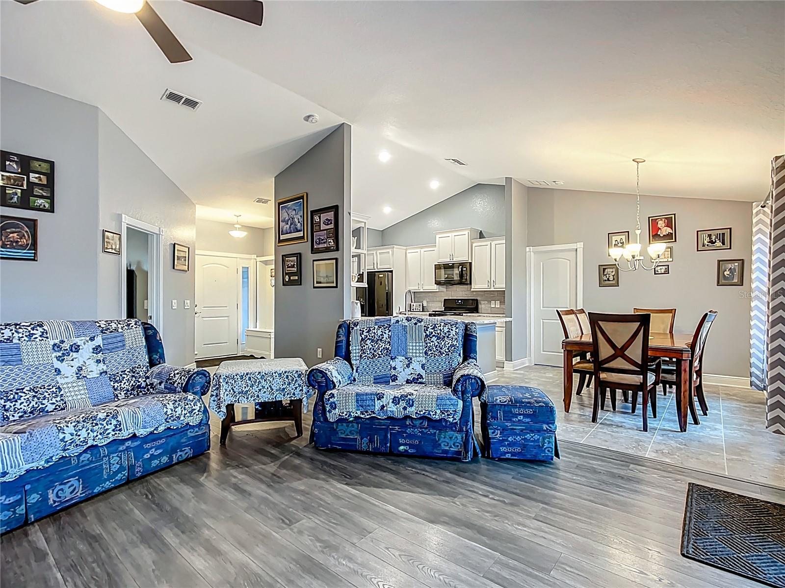 Image 8 of 52 For 1471 Eagle Crest Boulevard