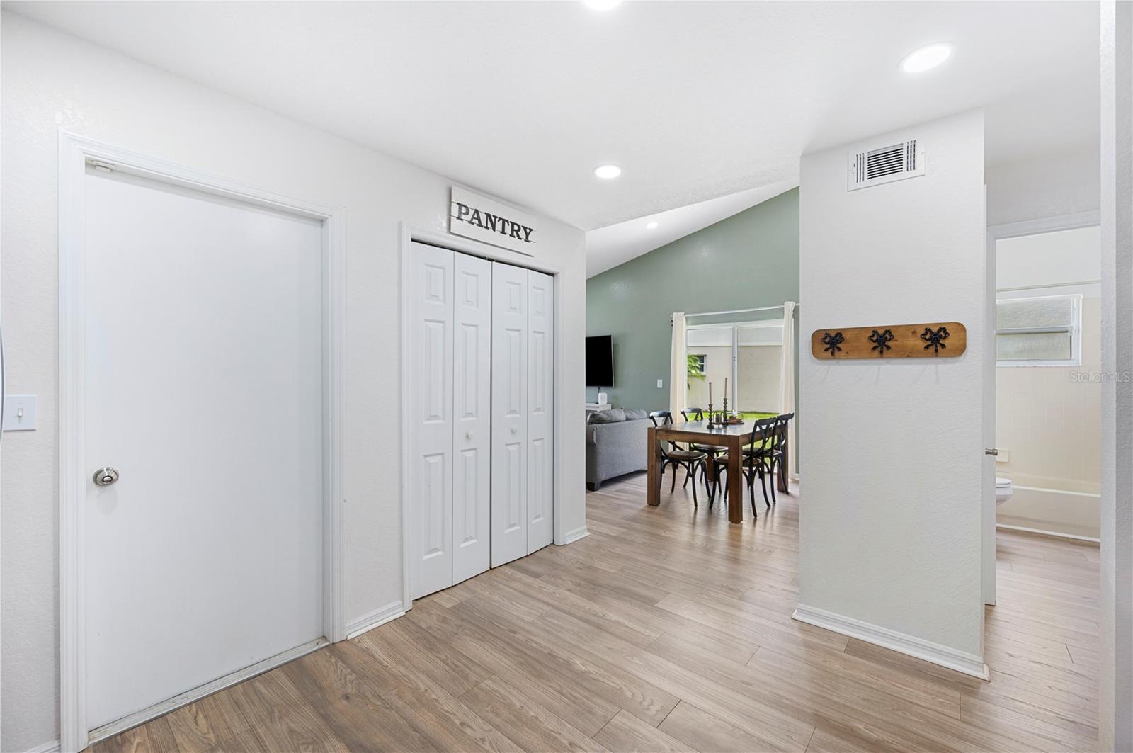 Image 11 of 31 For 1009 Meadowood Pointe Road