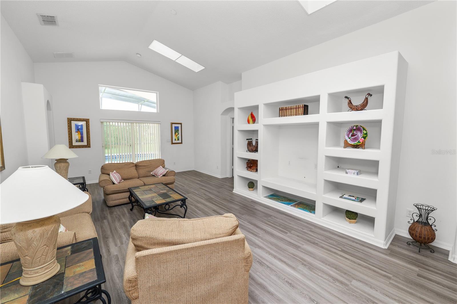 Image 18 of 69 For 16200 Egret Hill Street
