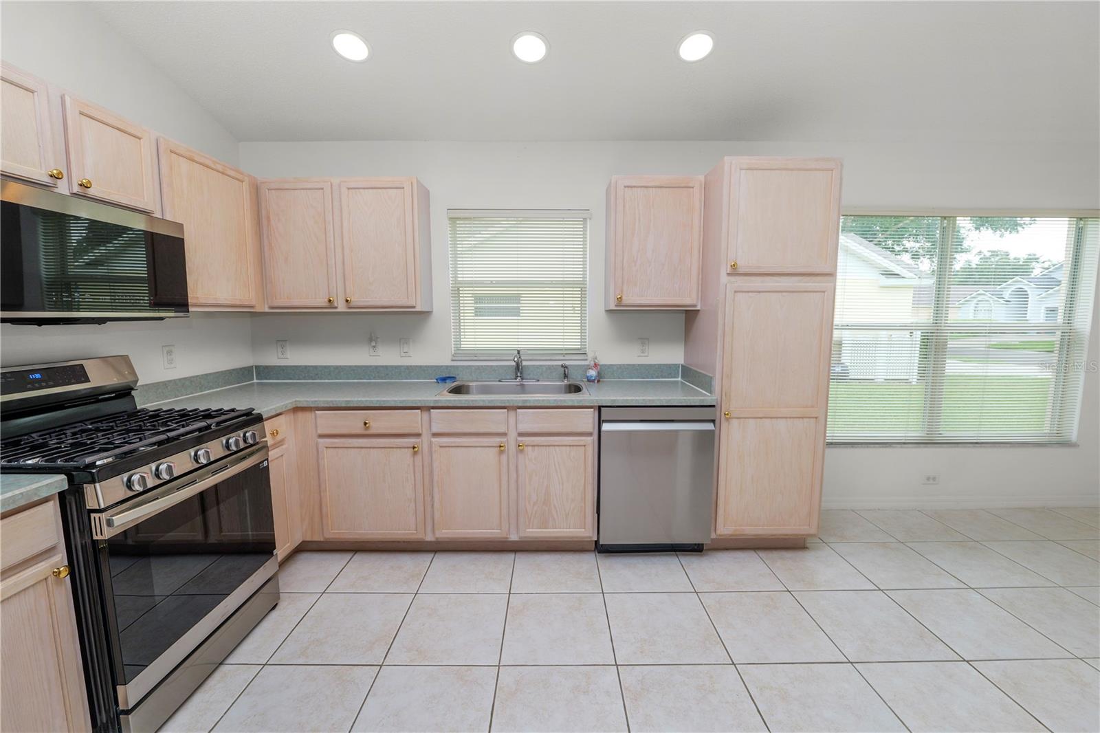 Image 8 of 69 For 16200 Egret Hill Street