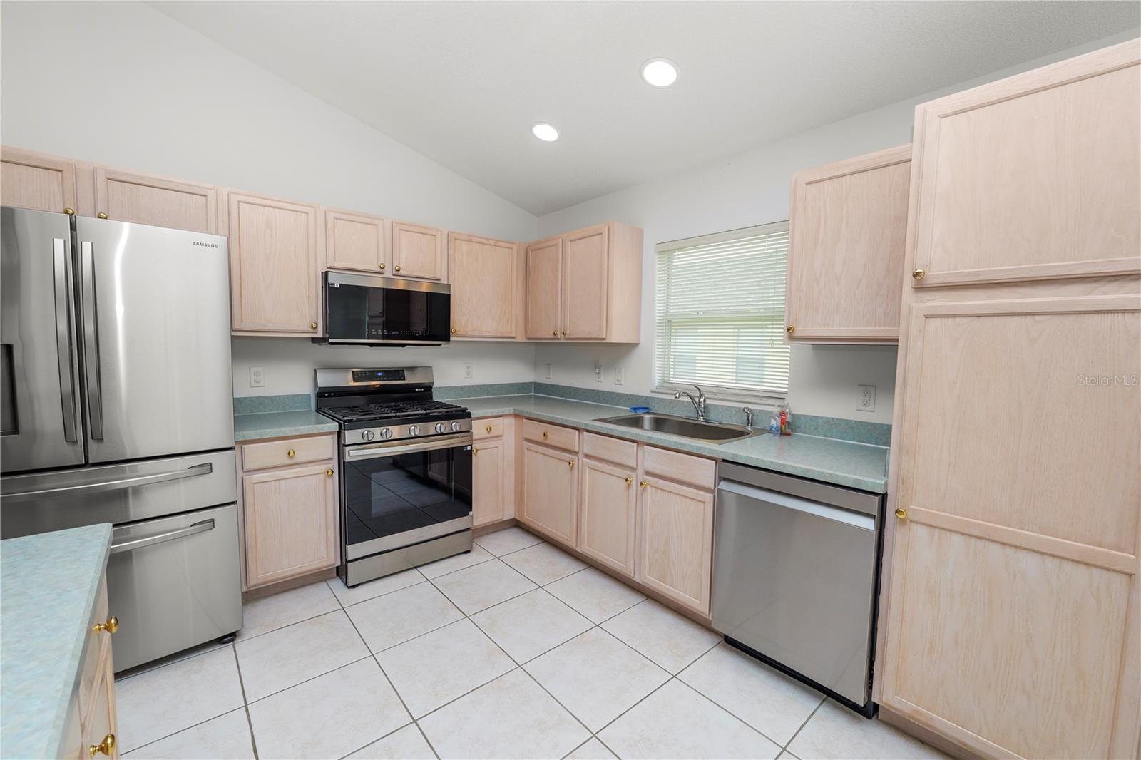 Image 9 of 69 For 16200 Egret Hill Street