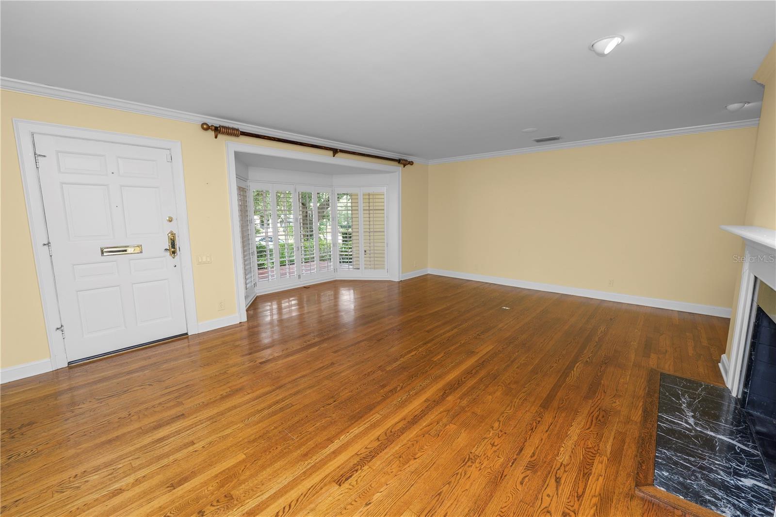 Image 21 of 73 For 425 Morningside Drive