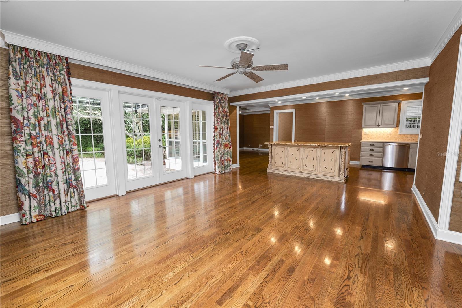 Image 27 of 73 For 425 Morningside Drive