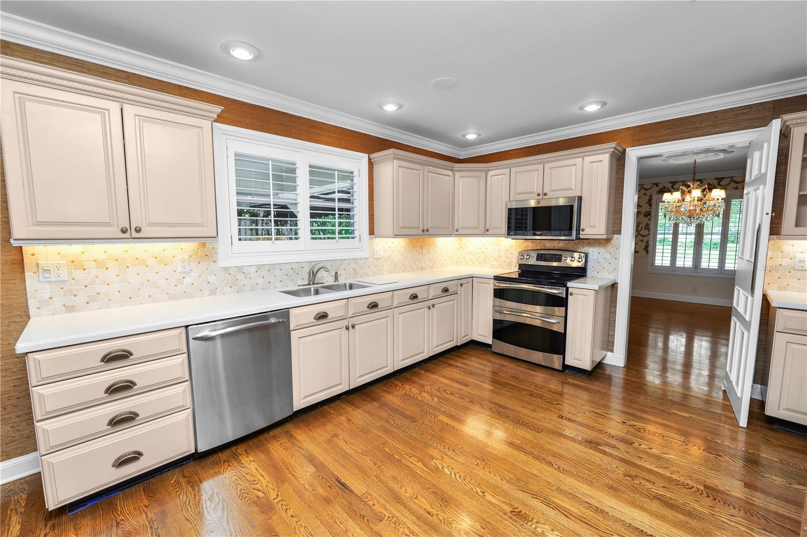 Image 30 of 73 For 425 Morningside Drive