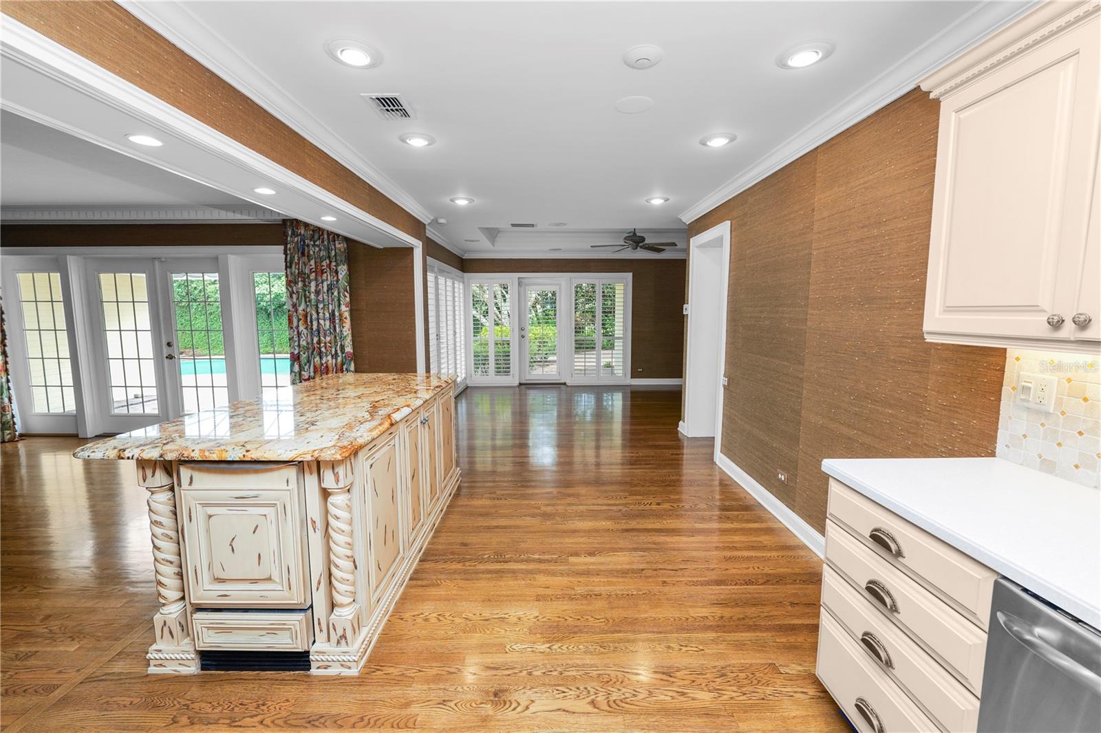 Image 37 of 73 For 425 Morningside Drive