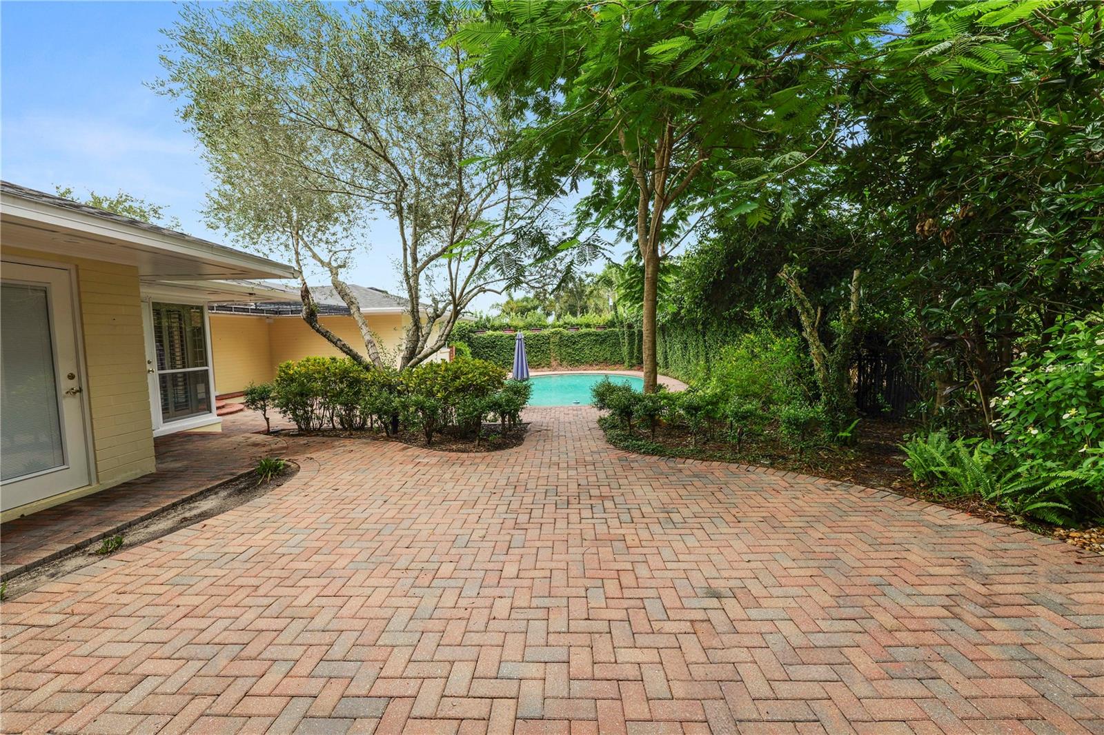 Image 69 of 73 For 425 Morningside Drive