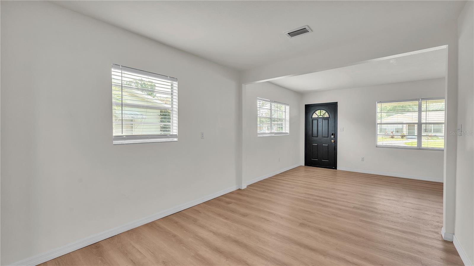 Image 7 of 22 For 933 Golden Rule Court N