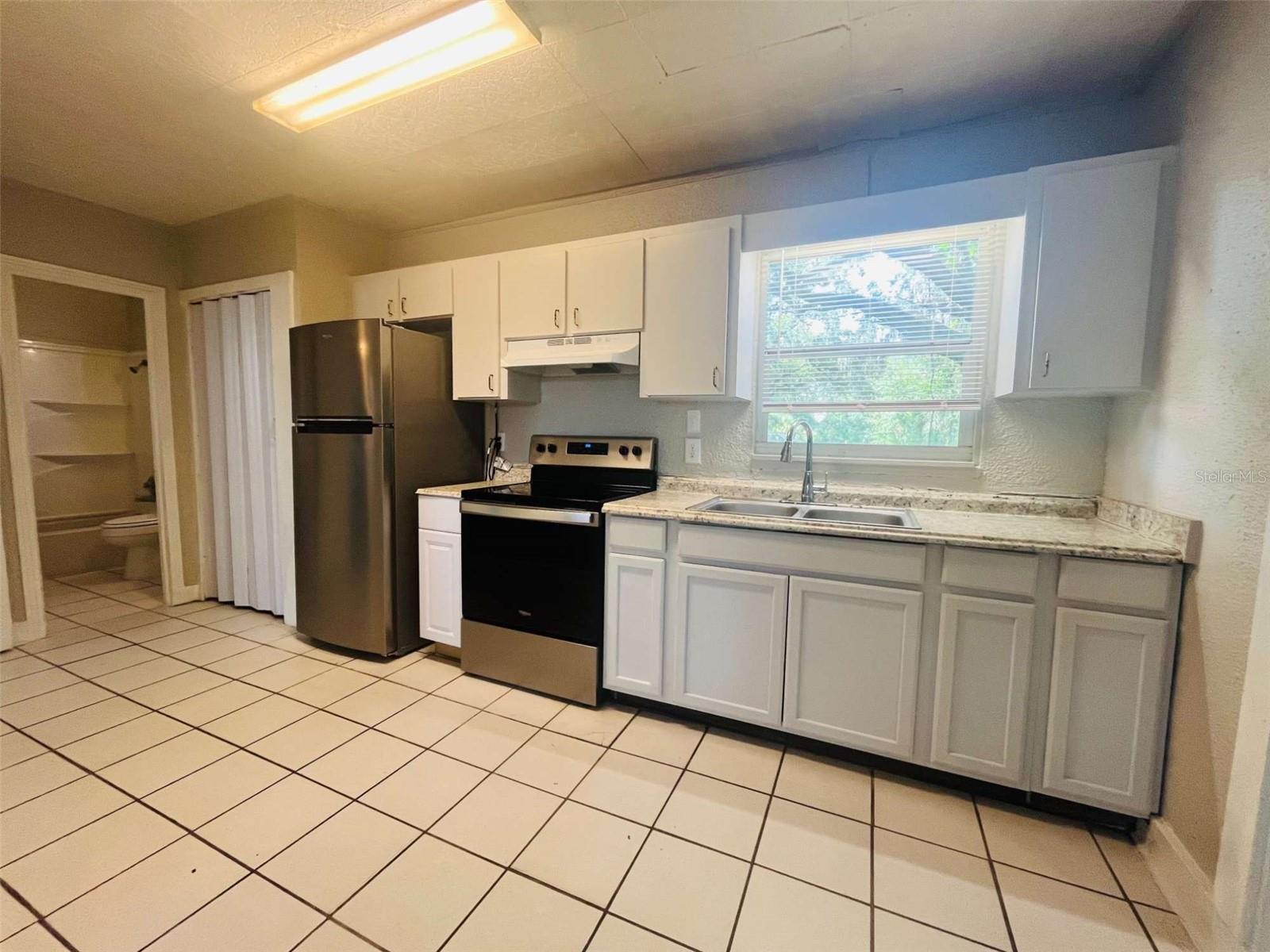 Image 4 of 7 For 305 Tomlin Street