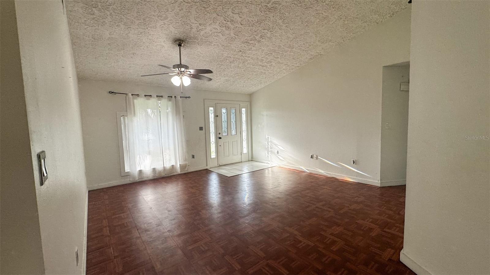 Image 3 of 19 For 6125 Mountain Lake Drive