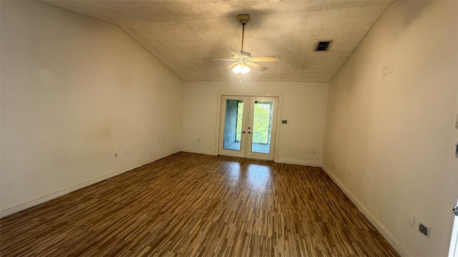 Image 6 of 19 For 6125 Mountain Lake Drive