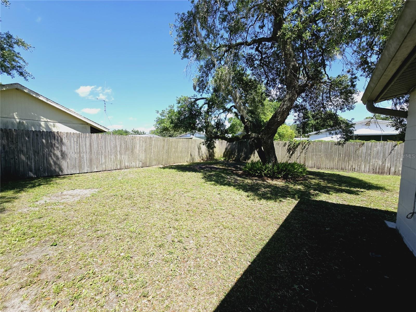 Image 17 of 20 For 1402 Bracewell Drive