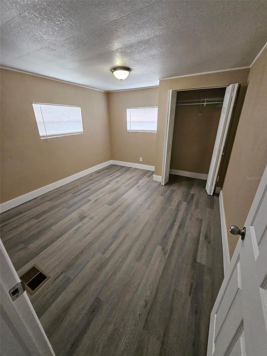 Image 6 of 14 For 319 Hull Street Lot 4