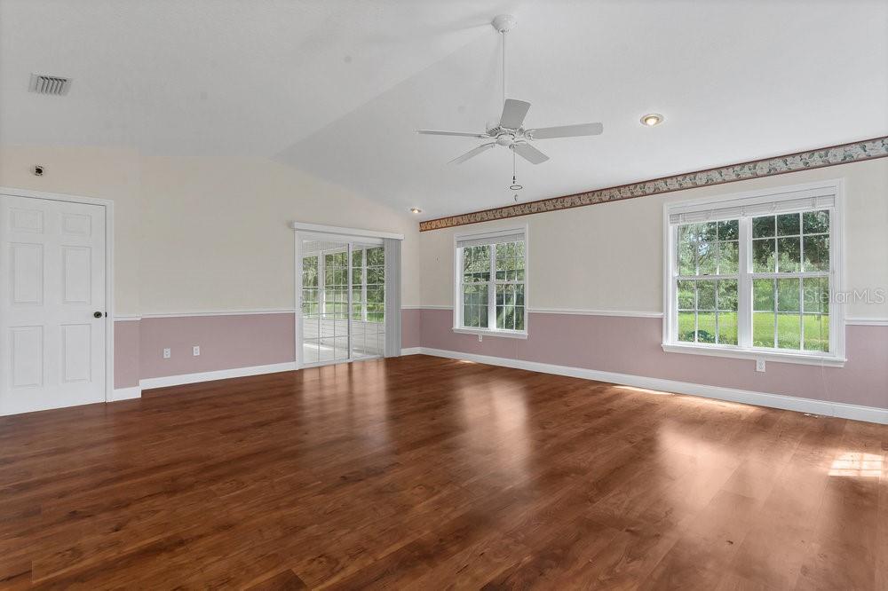 Image 22 of 62 For 8077 Lake Hatchineha Road