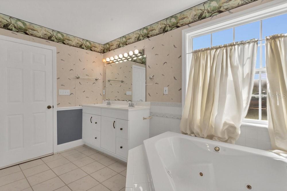 Image 24 of 62 For 8077 Lake Hatchineha Road