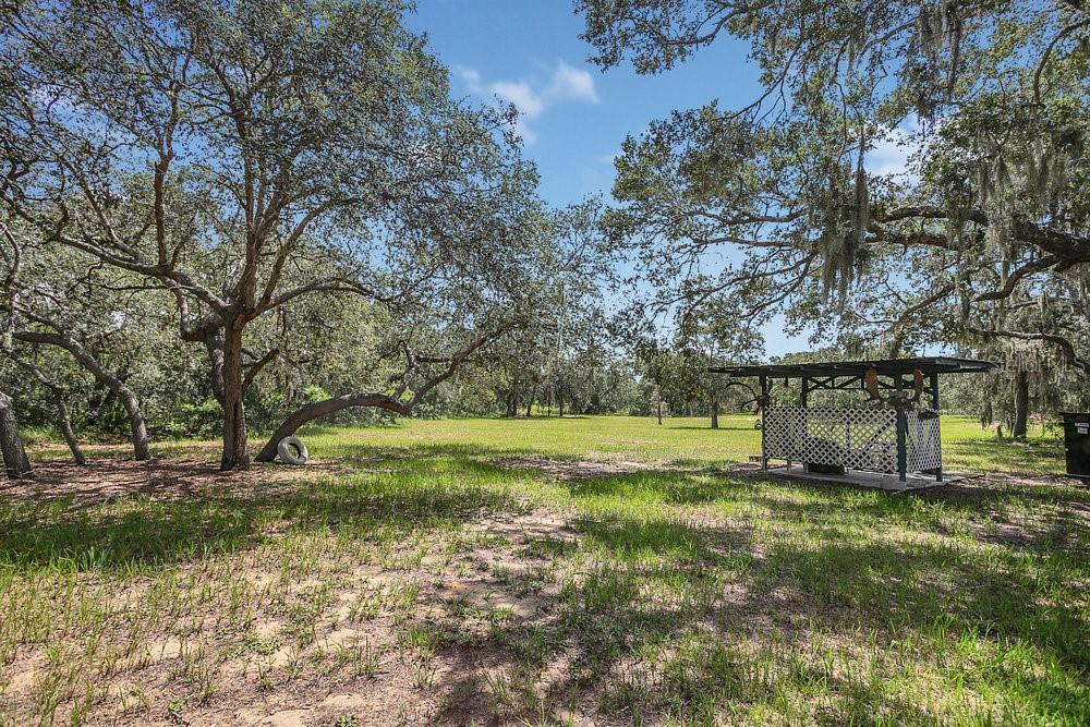 Image 33 of 62 For 8077 Lake Hatchineha Road