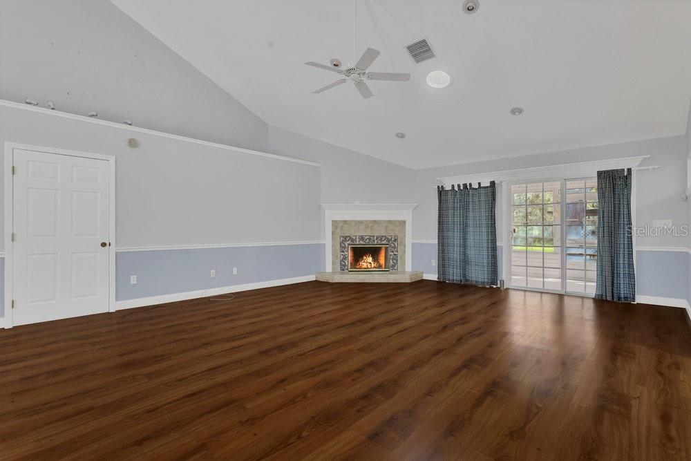 Image 6 of 62 For 8077 Lake Hatchineha Road