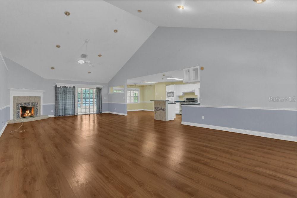 Image 8 of 62 For 8077 Lake Hatchineha Road