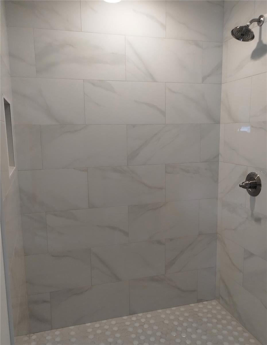 Image 10 of 10 For 796 Avenue L Sw