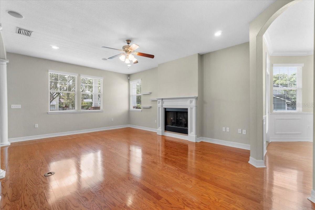 Image 22 of 49 For 1041 South Boulevard