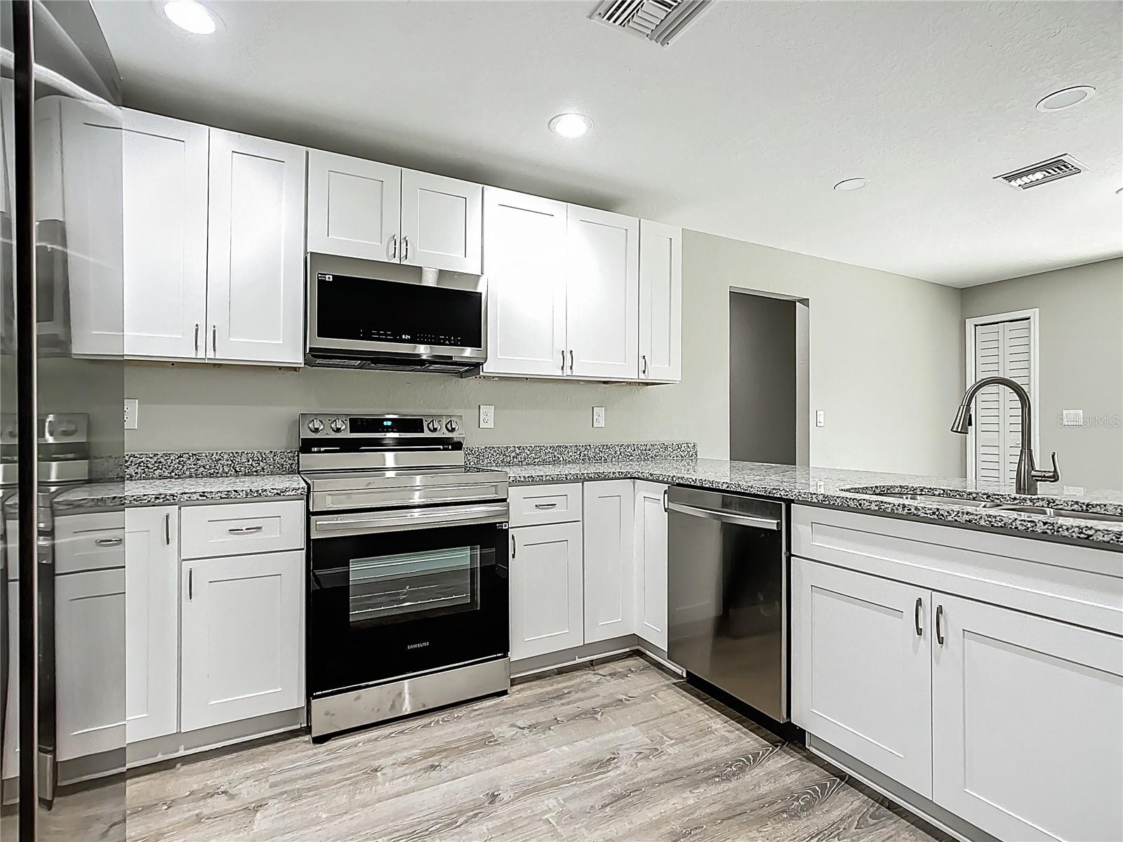 Image 11 of 44 For 1031 Lakewood Court