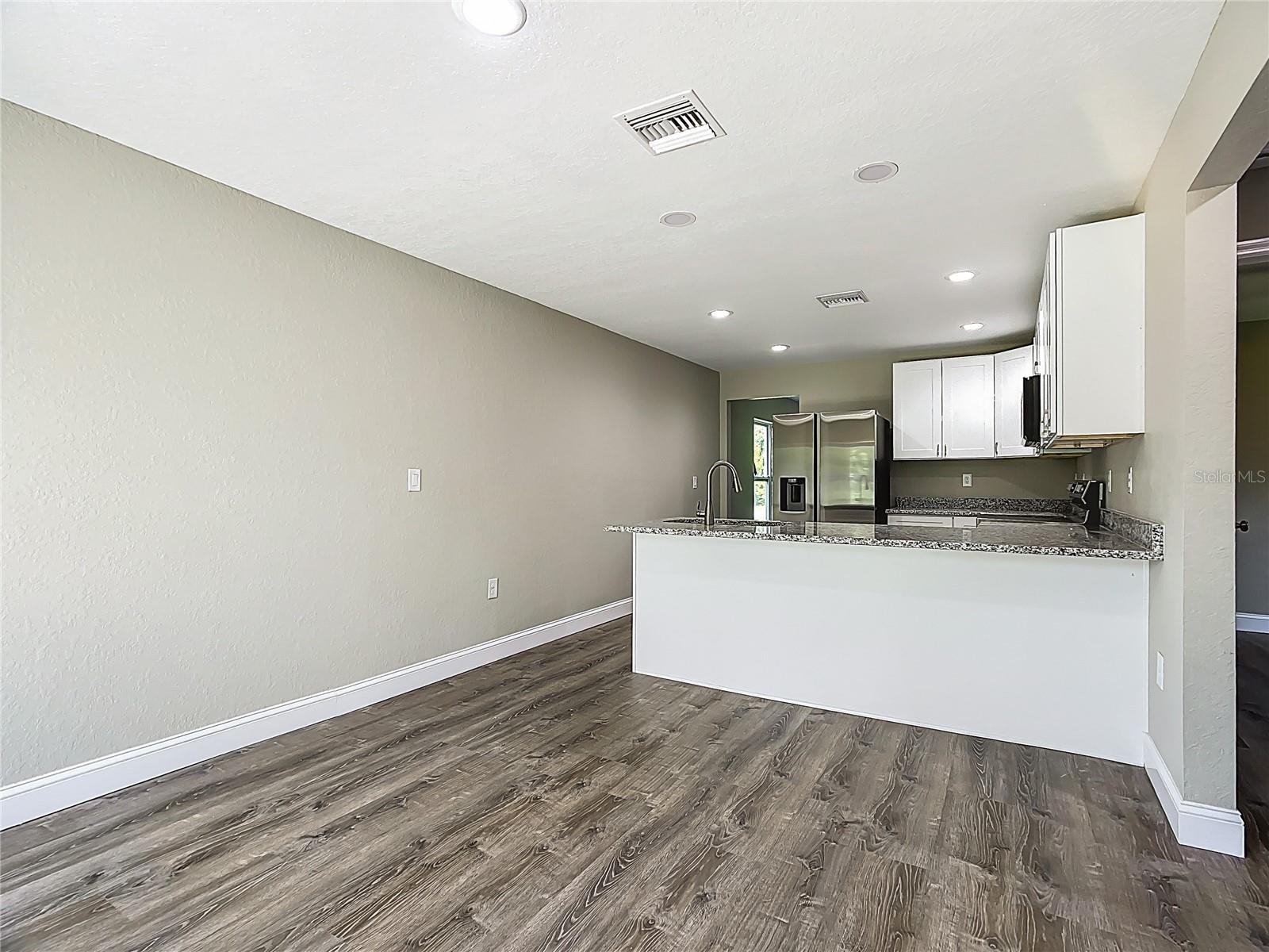 Image 17 of 44 For 1031 Lakewood Court