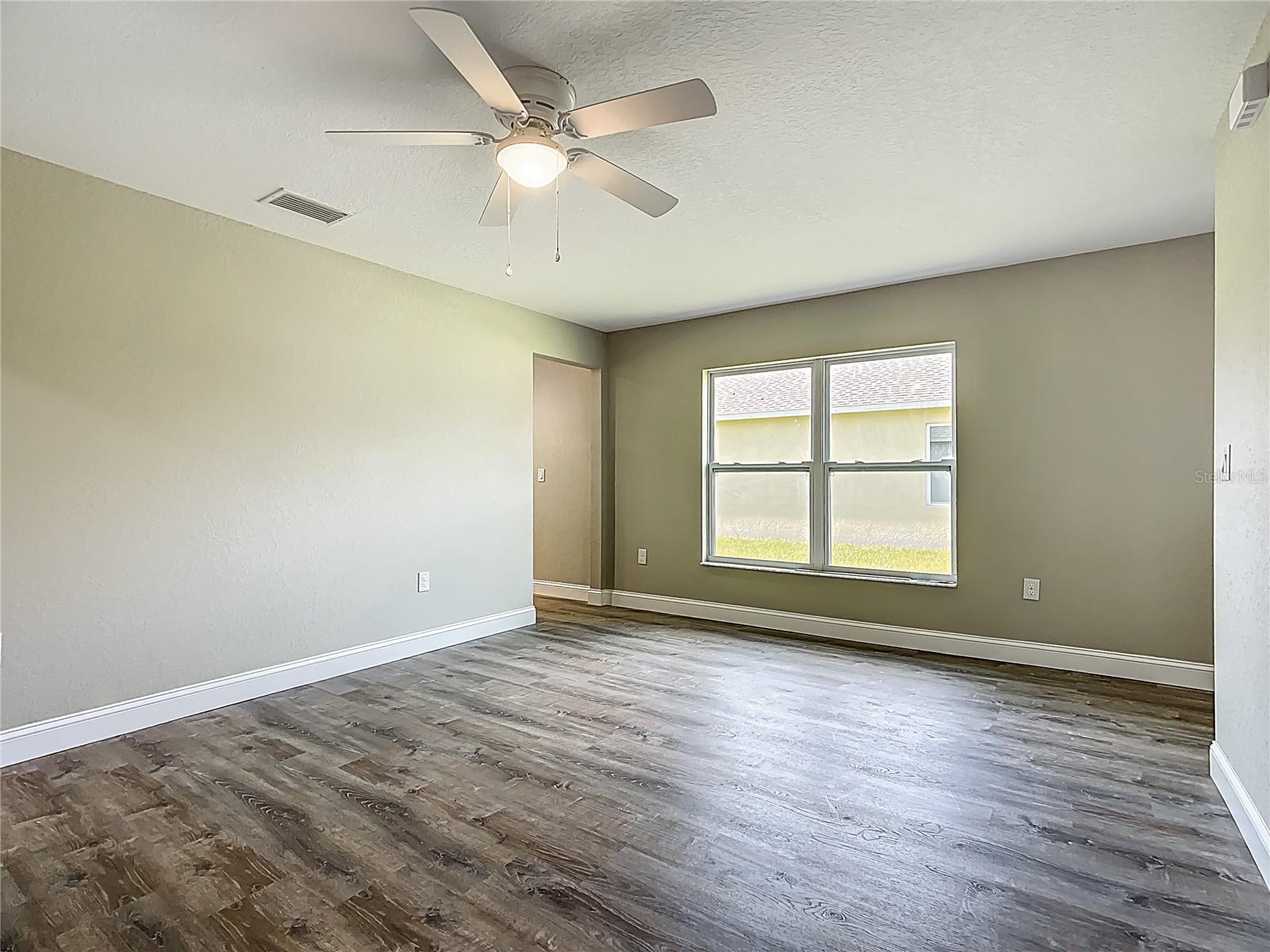 Image 18 of 44 For 1031 Lakewood Court