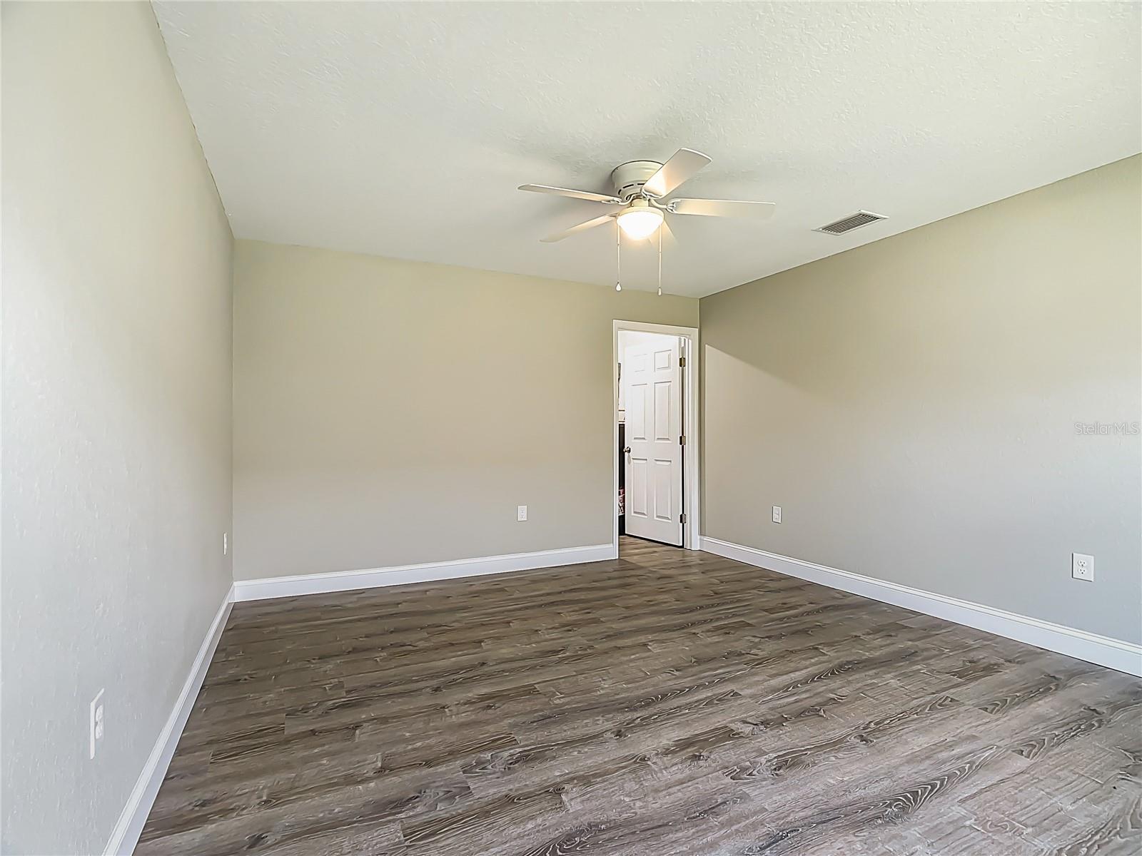Image 20 of 44 For 1031 Lakewood Court
