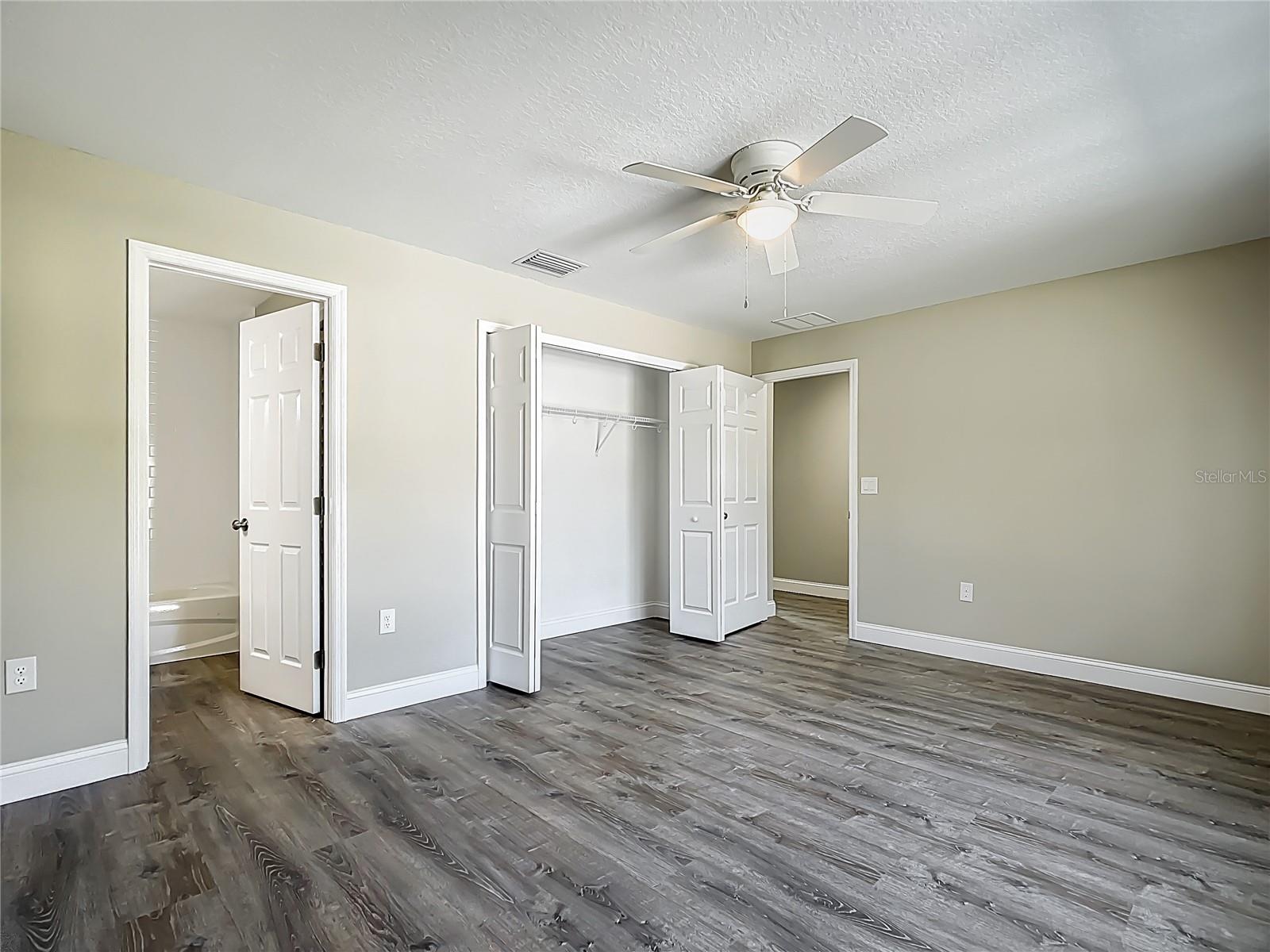 Image 23 of 44 For 1031 Lakewood Court